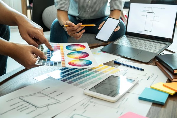 Pourquoi vous devrez collaborer avec une agence de développement web et mobile ?